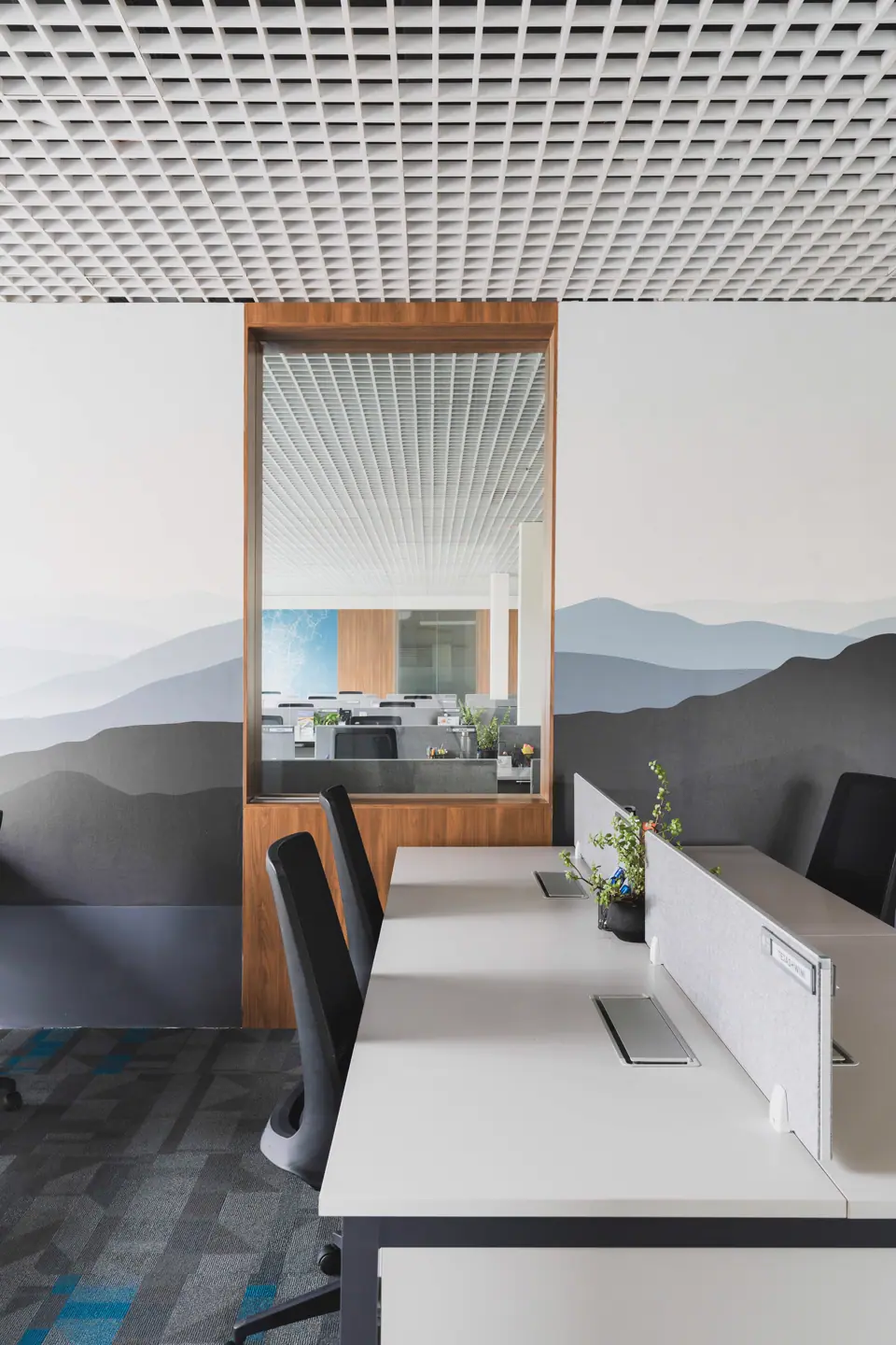 20 The Box Project - Second Floor Workstation