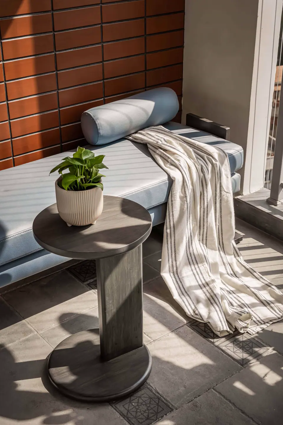 03.HUED HOME -BALCONY